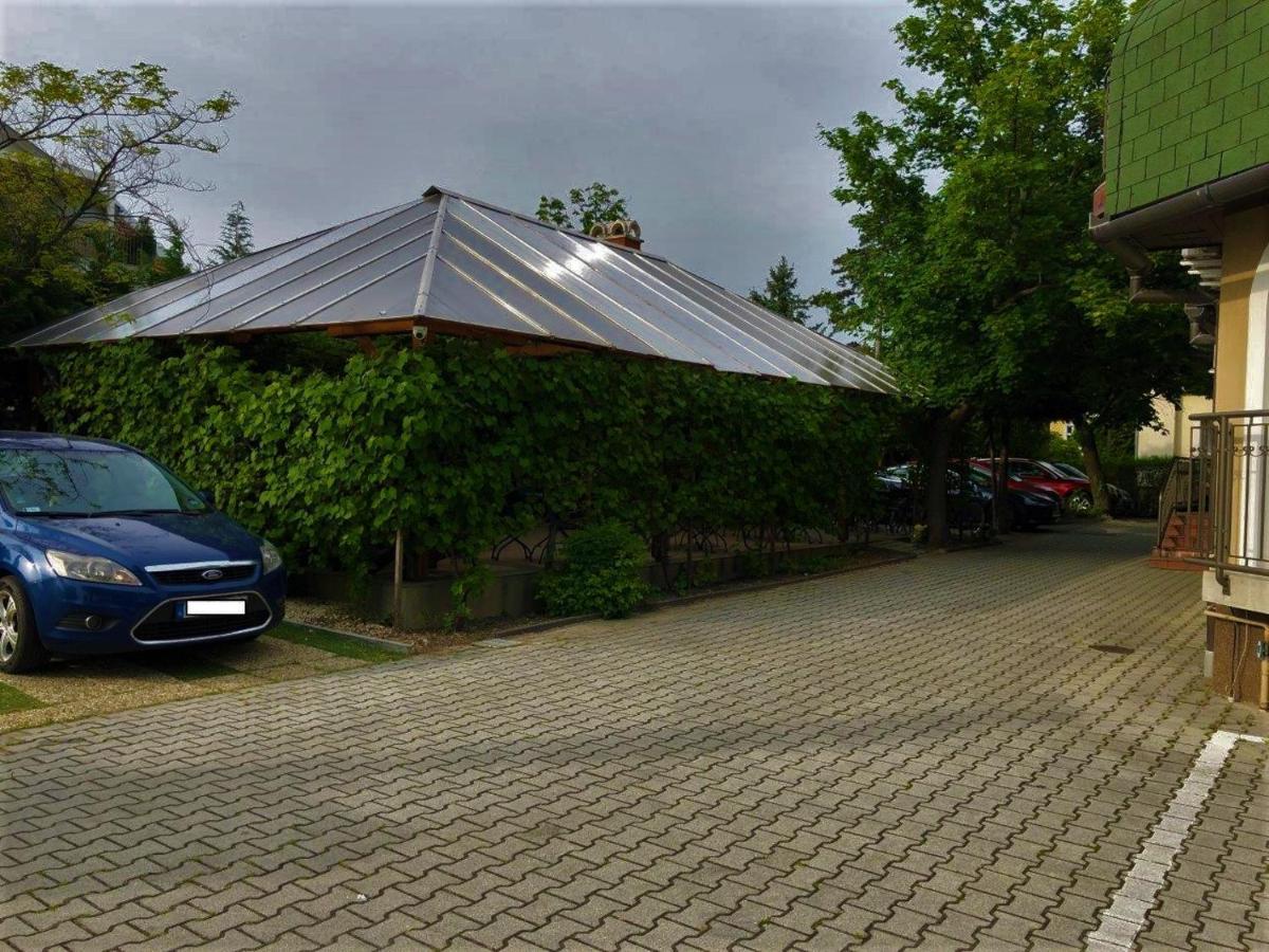 Zoeldteto Panzio Bed & Breakfast Balatonfured Ngoại thất bức ảnh