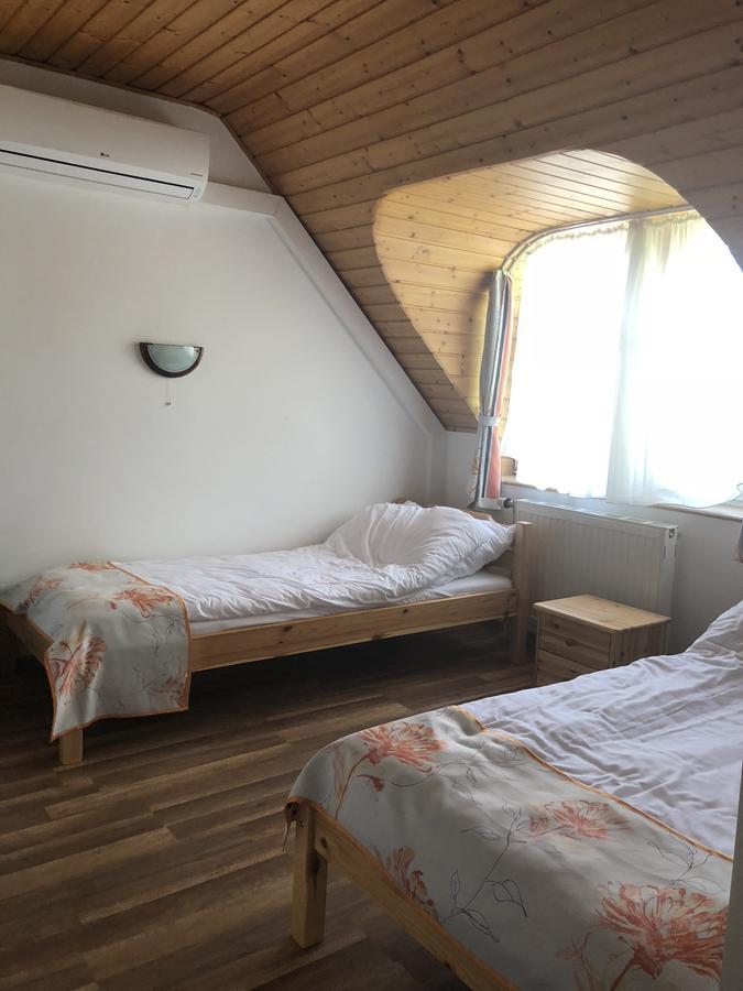Zoeldteto Panzio Bed & Breakfast Balatonfured Ngoại thất bức ảnh