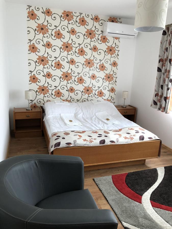 Zoeldteto Panzio Bed & Breakfast Balatonfured Ngoại thất bức ảnh