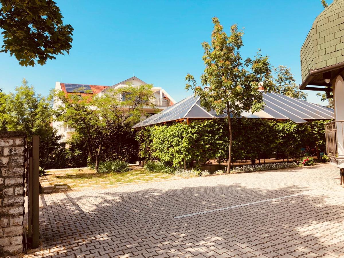 Zoeldteto Panzio Bed & Breakfast Balatonfured Ngoại thất bức ảnh
