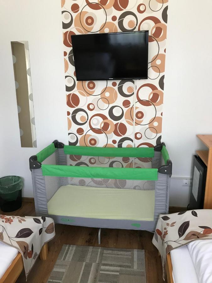 Zoeldteto Panzio Bed & Breakfast Balatonfured Ngoại thất bức ảnh