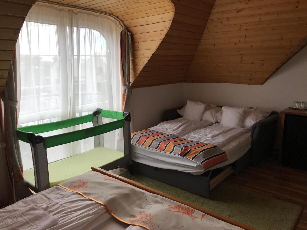 Zoeldteto Panzio Bed & Breakfast Balatonfured Ngoại thất bức ảnh