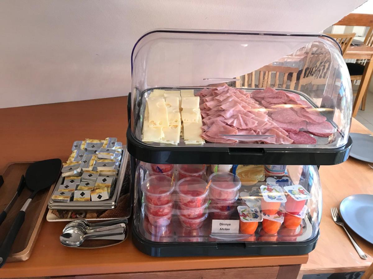 Zoeldteto Panzio Bed & Breakfast Balatonfured Ngoại thất bức ảnh