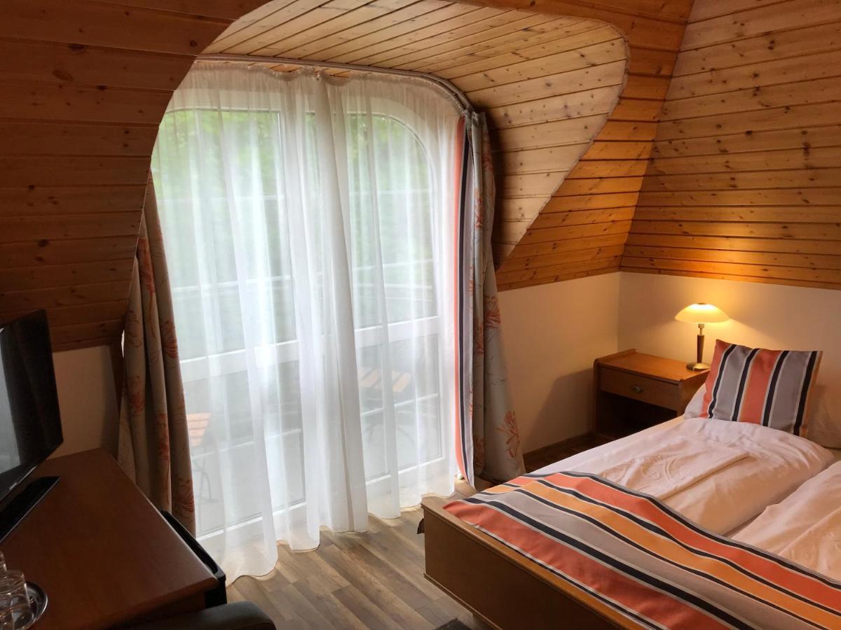 Zoeldteto Panzio Bed & Breakfast Balatonfured Ngoại thất bức ảnh