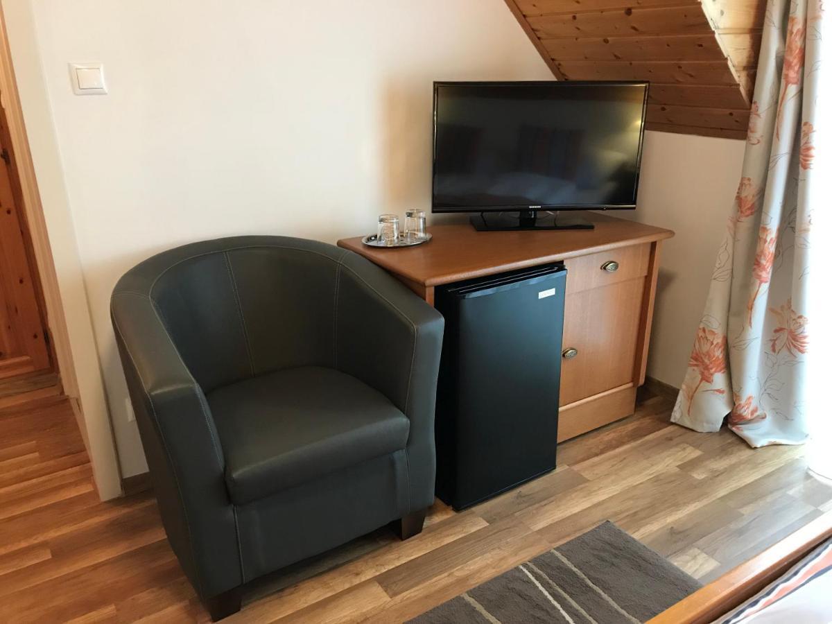 Zoeldteto Panzio Bed & Breakfast Balatonfured Ngoại thất bức ảnh